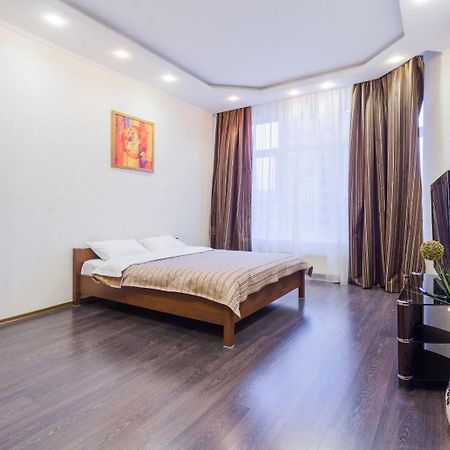 Navit Apartments With Breakfast,Near The Railway Station, The City Center, The Park Київ Екстер'єр фото
