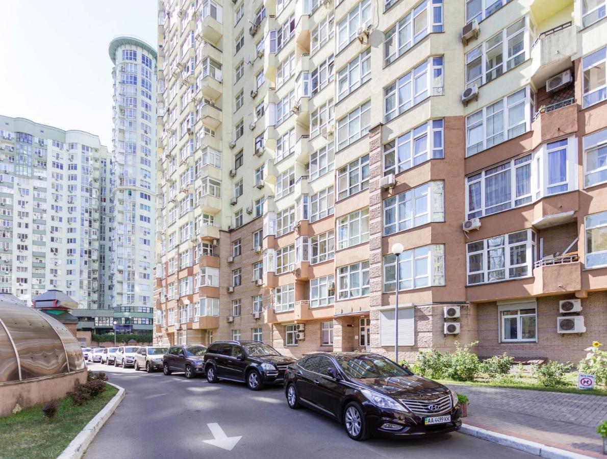 Navit Apartments With Breakfast,Near The Railway Station, The City Center, The Park Київ Екстер'єр фото